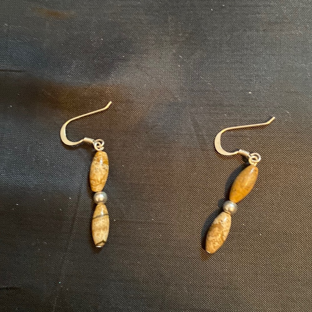 Earring wood